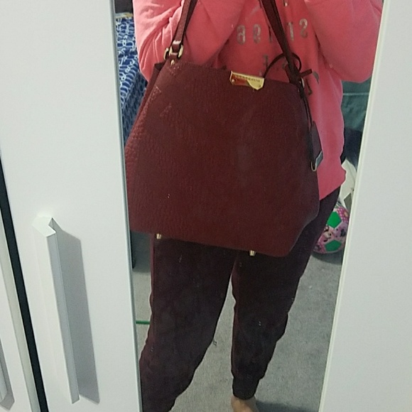 Burberry tote red in like new condition - Picture 7 of 7